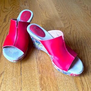 Like new! BOC red wedges